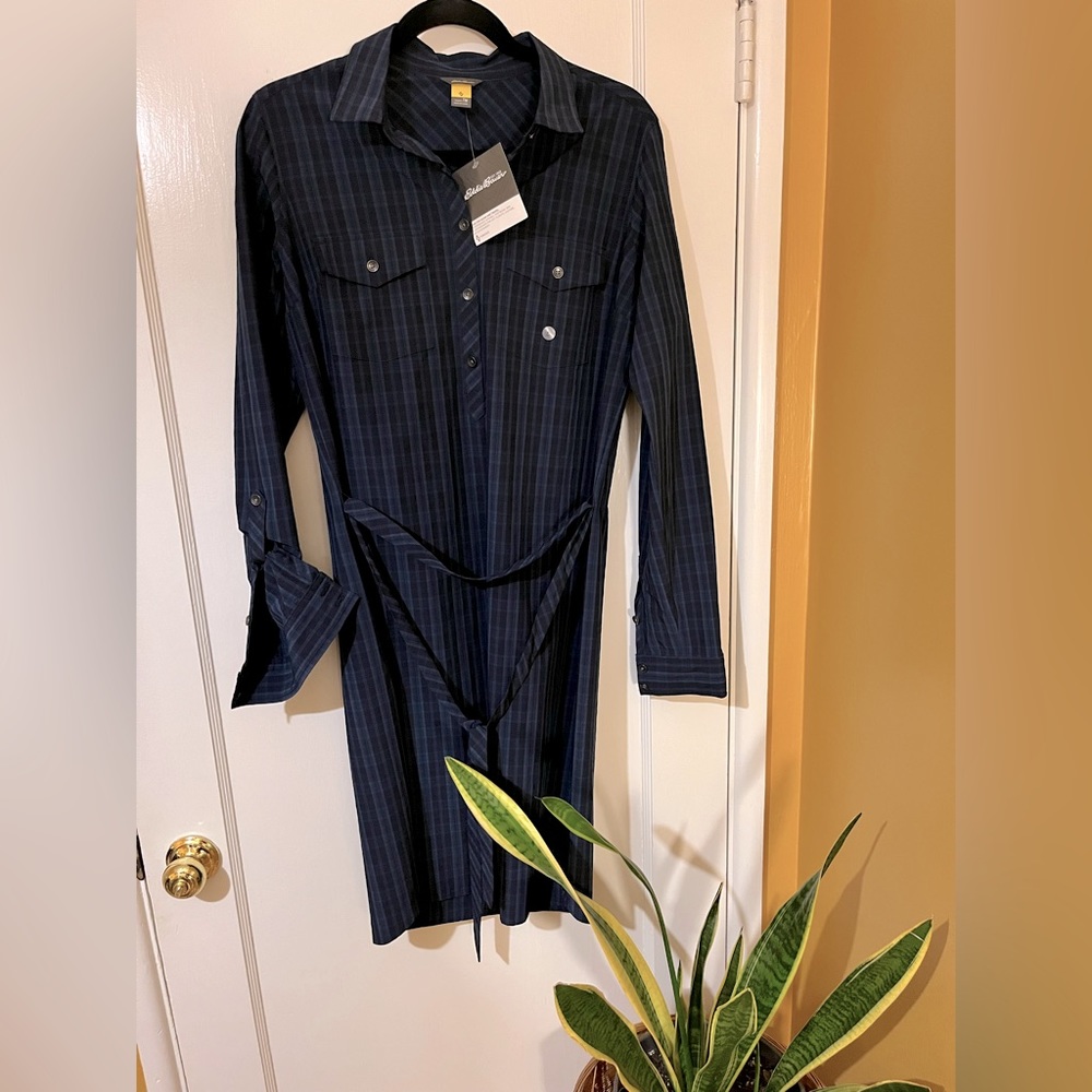 NWT Eddie Bauer Travex Womens Active Shirt Dress Size MT Plaid Blue Midi Stretch